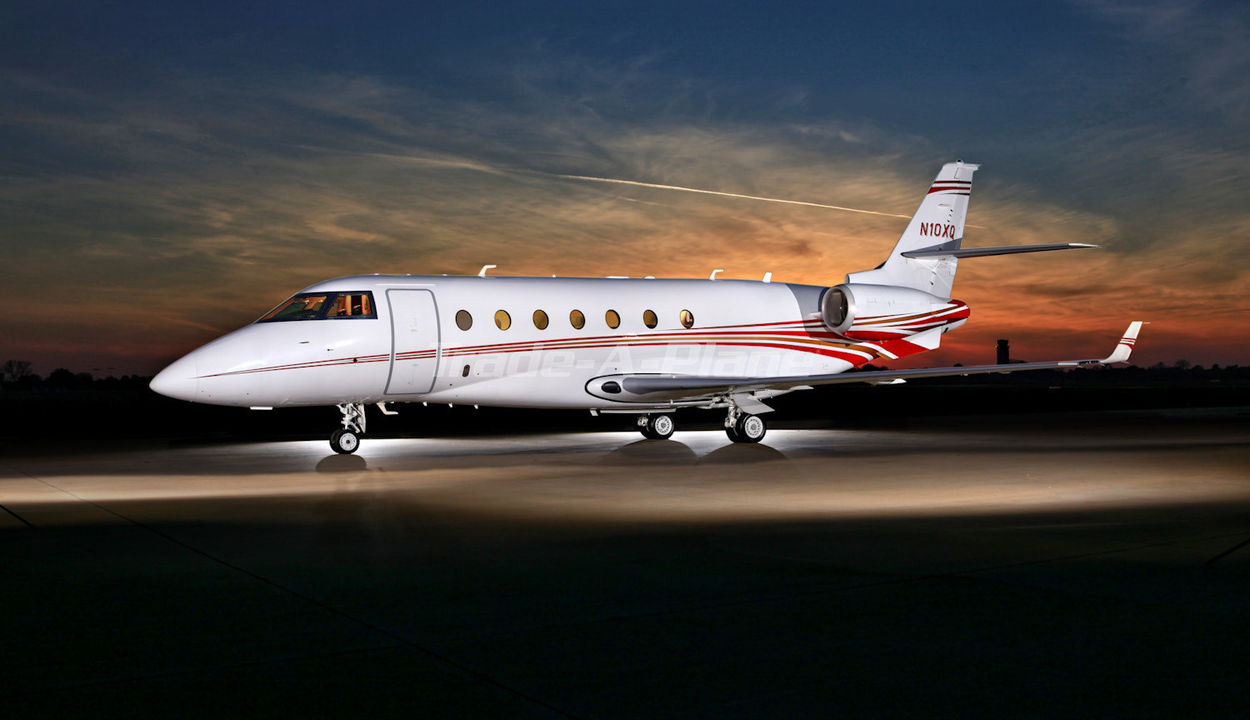 G 200 s. Самолёт Gulfstream g200. Гольфстрим 200. Price of Gulfstream g200. Gulfstream 450.